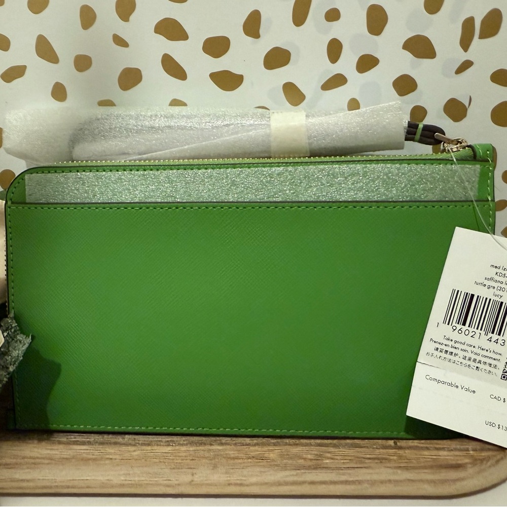 Kate Spade Vibrant Green Wristlet NWT *Fast Shipping* - Picture 3 of 10